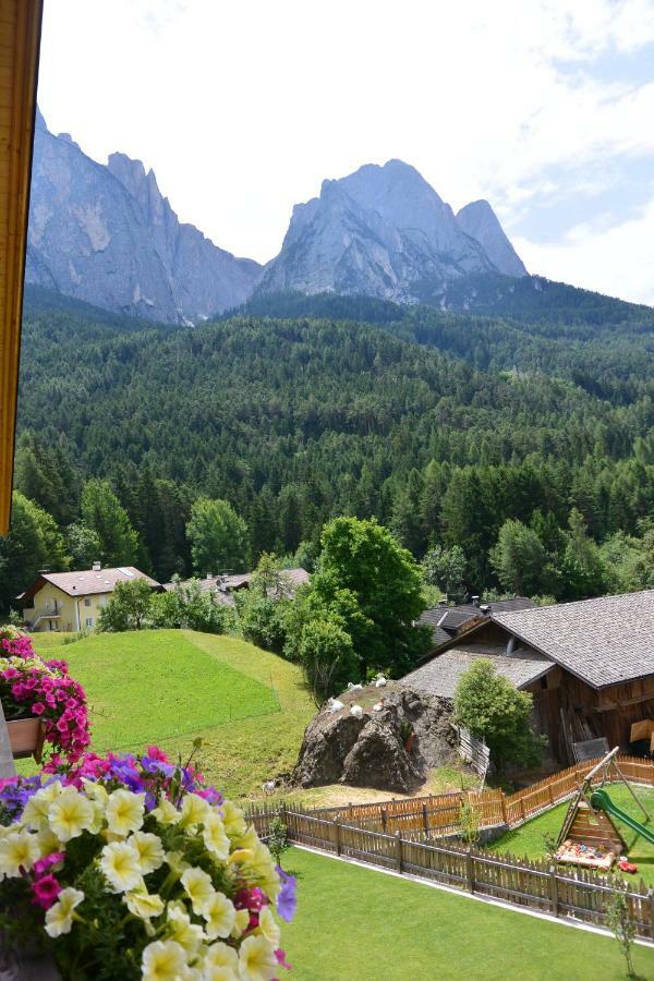Апартаменты Haus Bernard Сьюзи Экстерьер фото